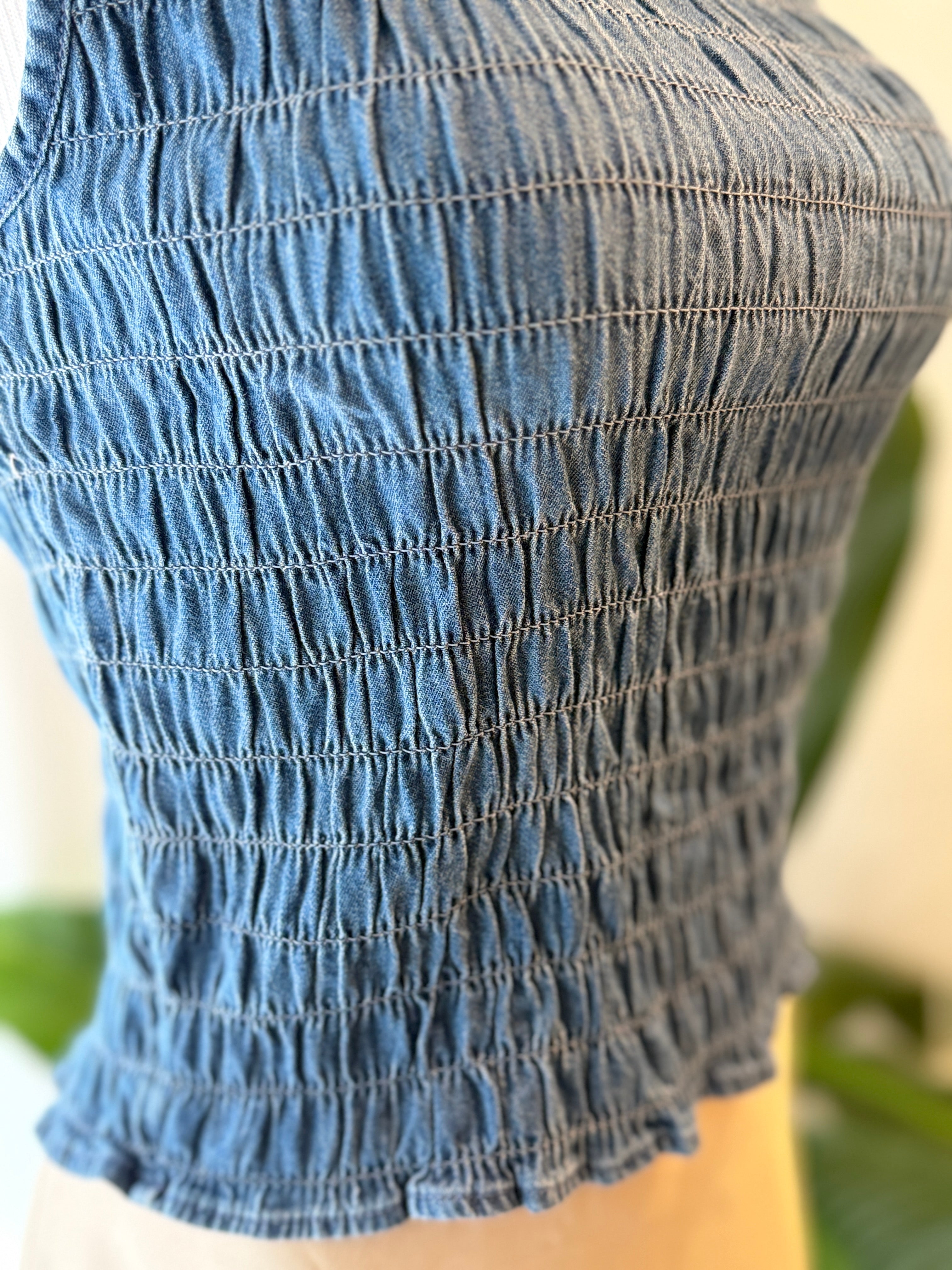 Blusa corrugada tipo mezclilla