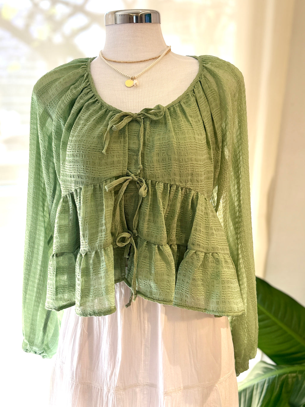 Blusa ligera verde con textura
