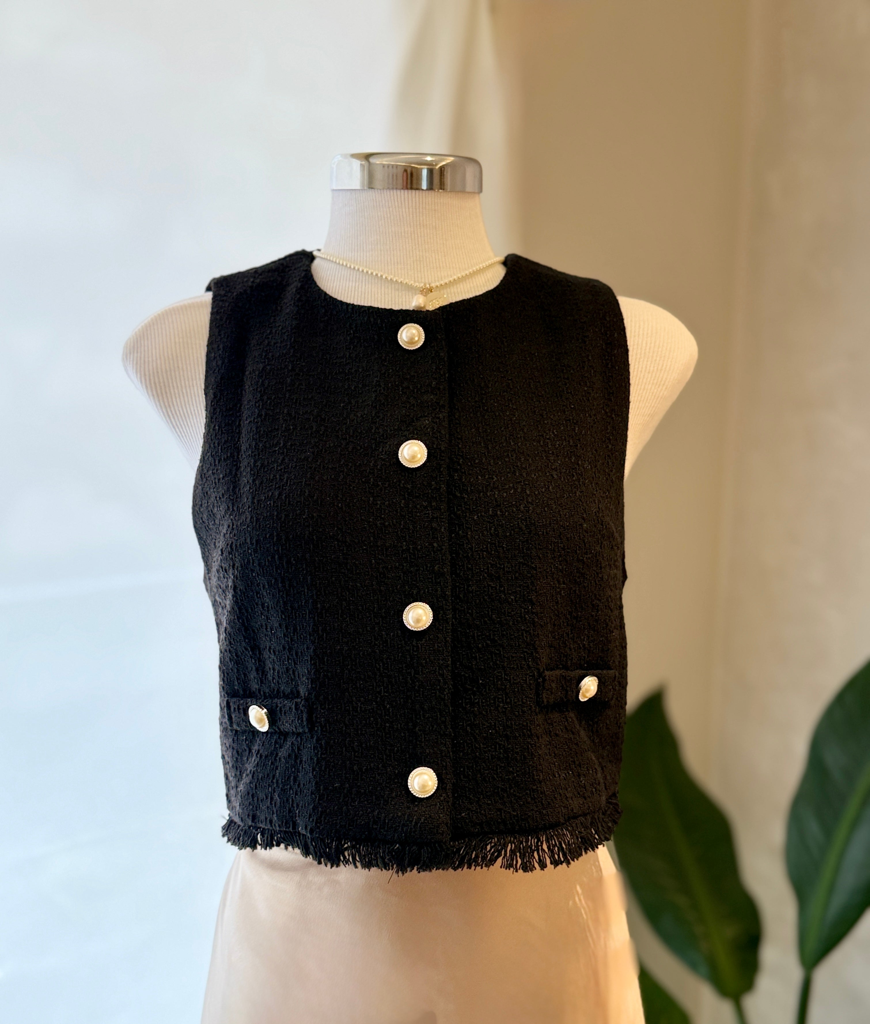 Chaleco negro con estilo