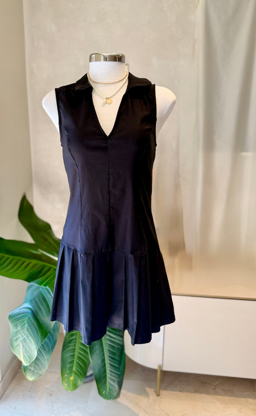 Vestido negro estilizado de figura