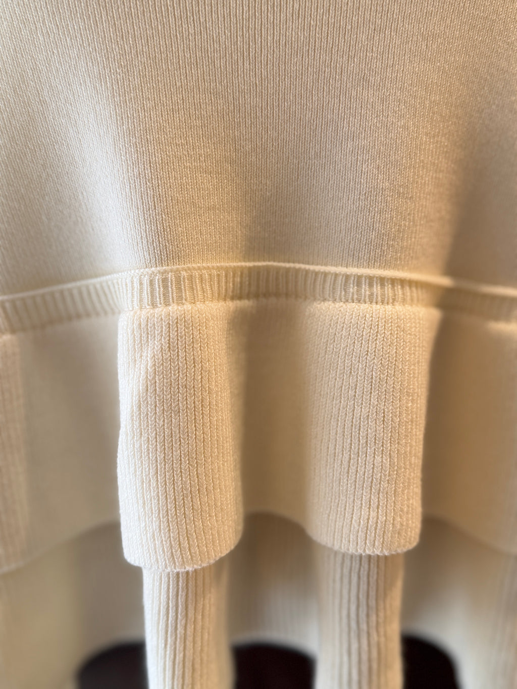 Blusa beige de planes sutiles